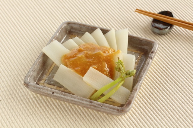 うどと菜の花の酢味噌和え