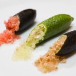 【森のキャビア】フィンガーライムはまずいって本当？！極上のプチプチ食感を楽しむ正しい食べ方と味の秘密