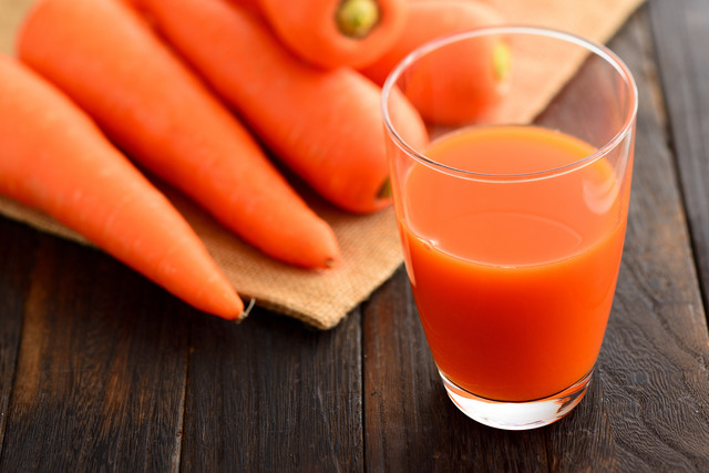 雪下にんじんの「生スティック」と「フレッシュジュース」