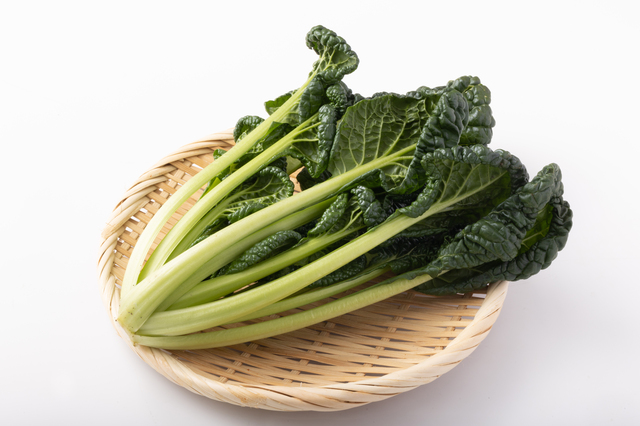 強い甘みと食感が魅力の「ちぢみ雪菜」