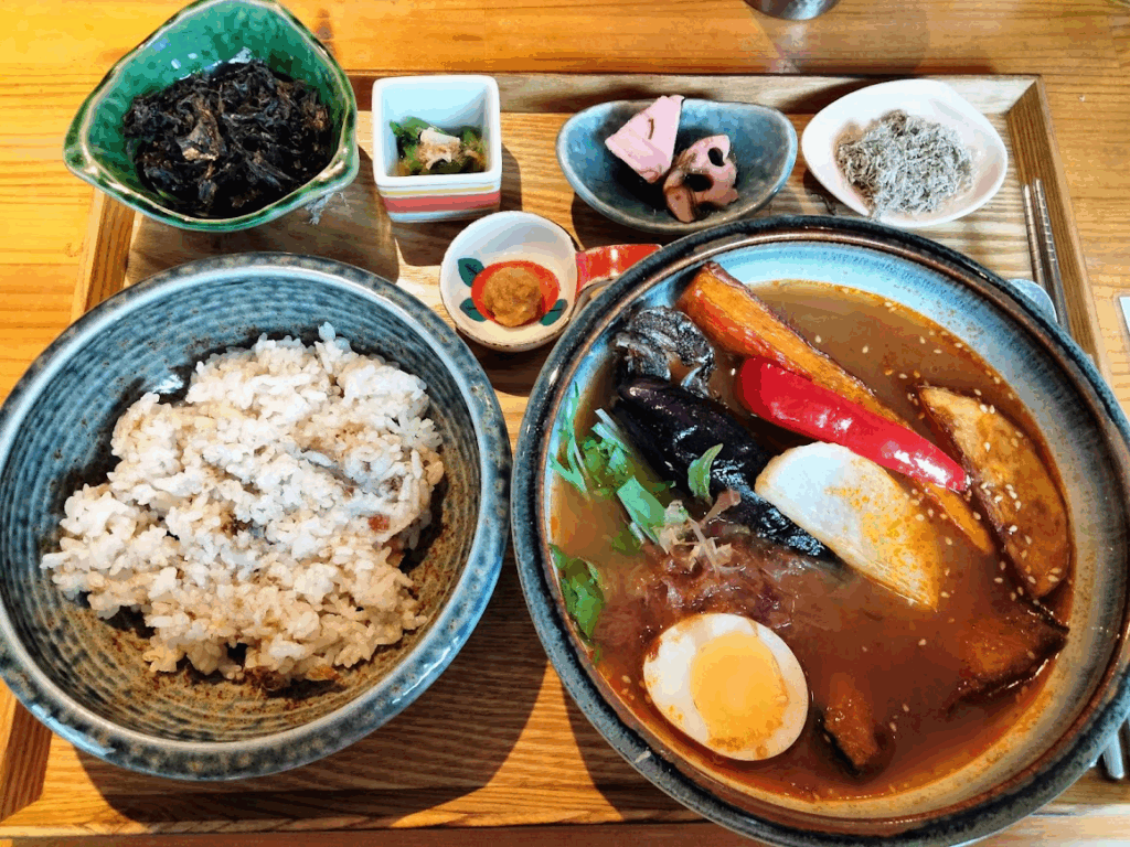 彩り豊かな野菜が主役のスープカレー御膳